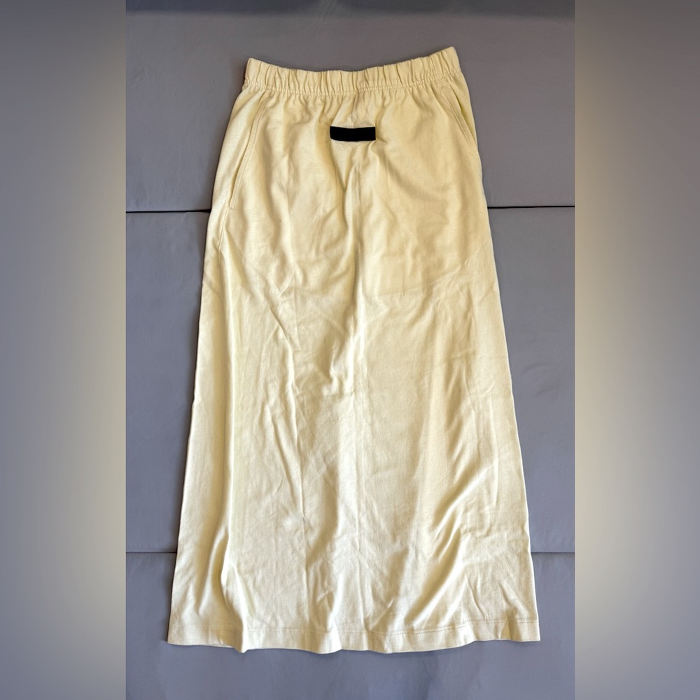 Fear of God Essentials Logo-Patch Straight Skirt - Picture 4 of 8